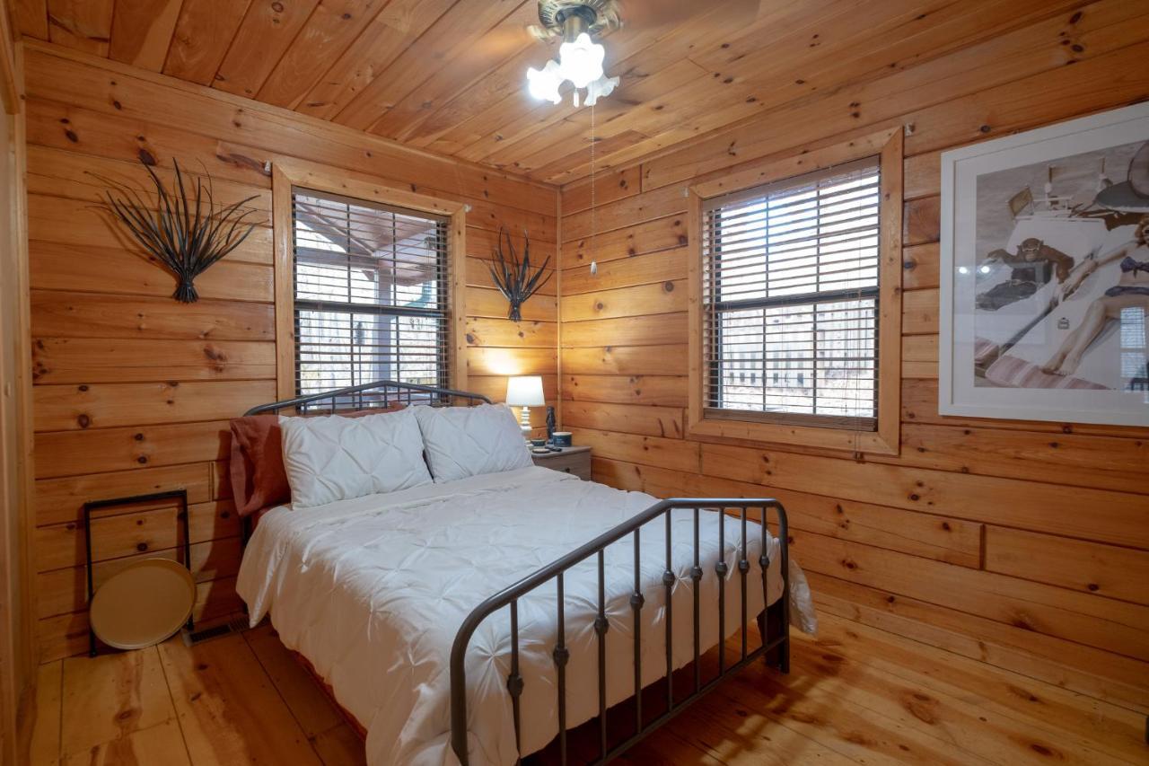 Three Dog Night - Pet-Friendly Cabin With Hot Tub Villa Blue Ridge Eksteriør bilde
